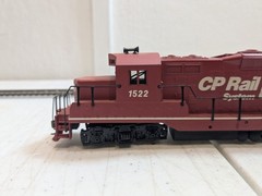 Walthers TrainLine 931-114 – CP Rail #1522 GP9 Diesel Locomotive – DC – HO Scale