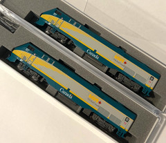 KATO 1766042DCC 1766043DCC 2 DCC LOCO SET N Via-Rail P42 901, 917 2- DCC LOCOS