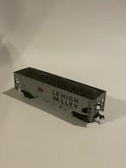 1975 HO Gauge Le High Valley Gray Coal 42 ft Quad Hopper Car No 2722 by Bachmann