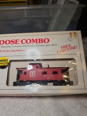 Bachmann Santa Fe 4015 Diesel Engine And Caboose Combo In Box Untested