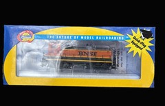 Athearn Ready to Roll BNSF SW1000 3616 Locomotive