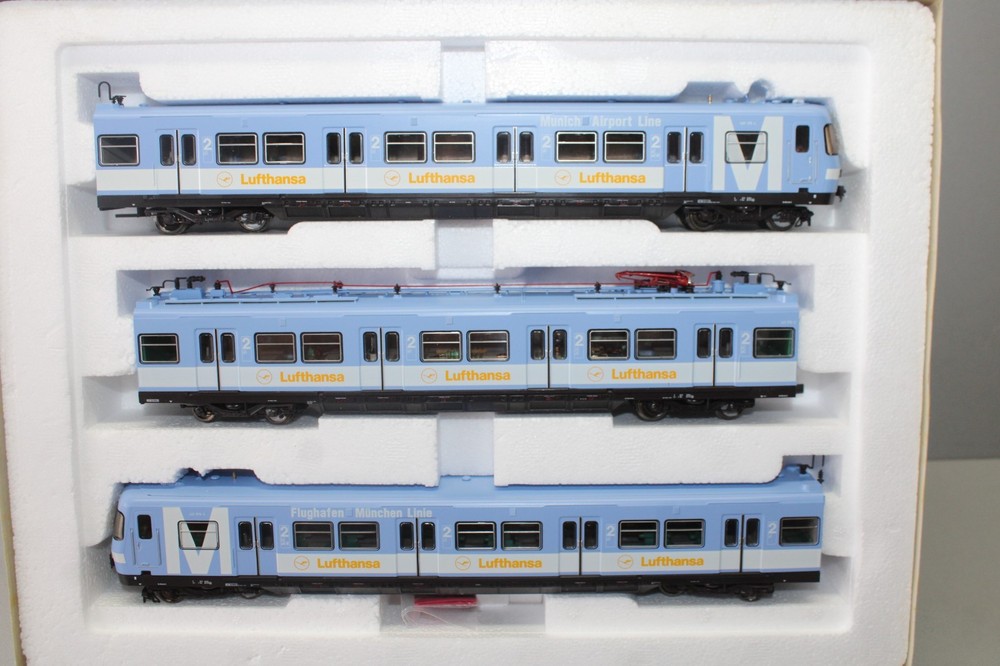 Roco 43005 Electric Railcar Train Set ET 420 DB Lufthansa H0 1:87 Analog DC