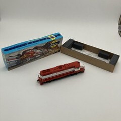 Athearn Frisco Locomotive HO GP38-2 Powered #671