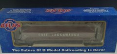 ATLAS ACF 3-BAY CYLINDRICAL HOPPER ERIE LACKAWANNA #6303-1 0 SCALE NIB TRUE 1/4″