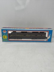 New Model Power HO Scale EMD E-7 Diesel Loco, Dummy Pennsylvania 5772 #912