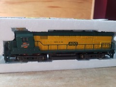 AHM 5015C HO Scale Chicago & North Western “400” Alco Century Diesel Locomotive