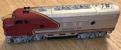 Life-Like Trains – Santa Fe Powered Locomotive – HO Scale 8689 F-7 LOCO SFE