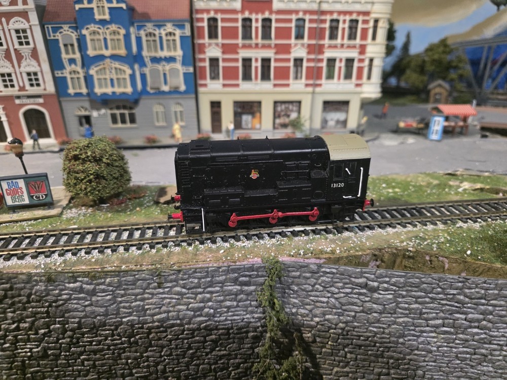 Bachmann Branchline BR Class 08 Shunter Locomotive OO Scale DC