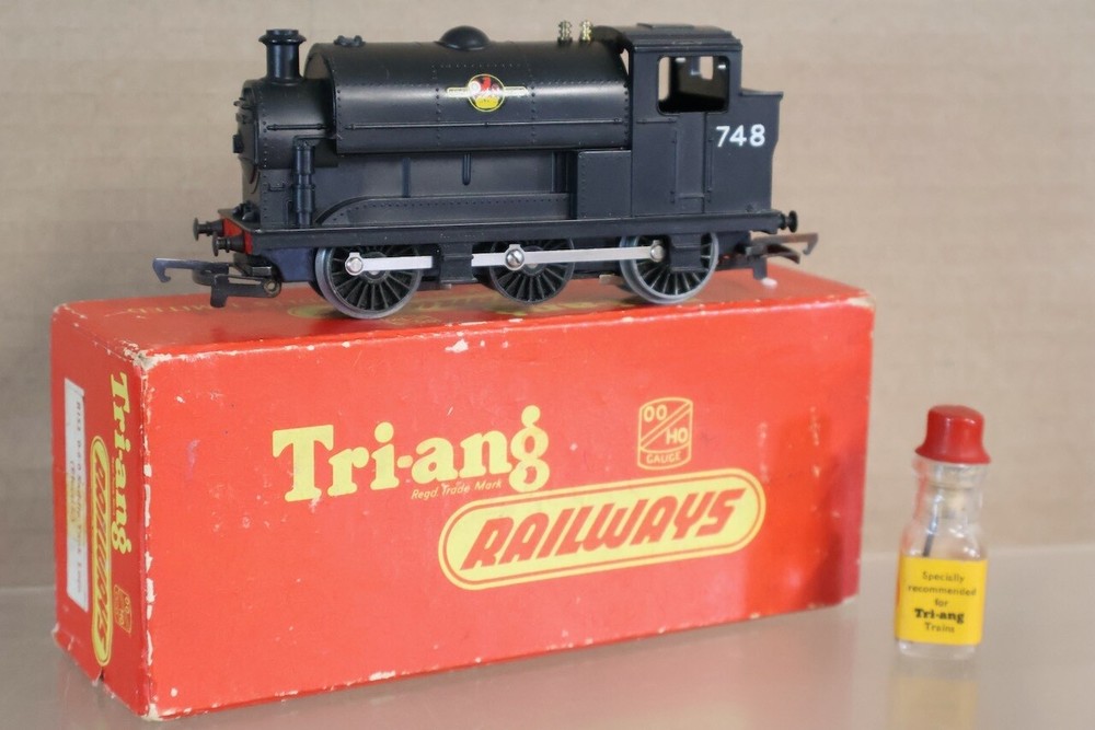 TRIANG R153 BR BLACK 0-6-0 SADDLE TANK LOCOMOTIVE 748 BOXED oi