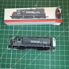 Southern Pacific Locomotive # 9725 Model Train No 418 High Speed N Scale w Box