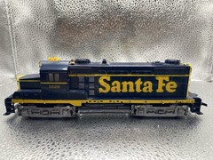 Vintage HO scale TYCO/Mantua 5628 blue Santa Fe Diesel Locomotive Used Engine