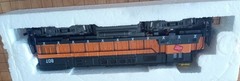 AHM HO Scale Alco Century 424 Diesel Locomotive – The Milwaukee Road 807 -…