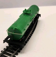 MODEL POWER HO 8032 40′ TANK CAR CITIES SERVICE E.O.R.X.1086 RAIL CAR NOS C40
