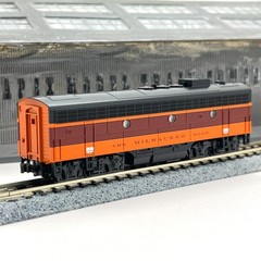 Kato N Scale Milwaukee Road EMD FP7B Diesel Locomotive Standard DC