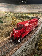 Genesis HOGP-40-2 Canadian Pacific Used…Excellent Condition