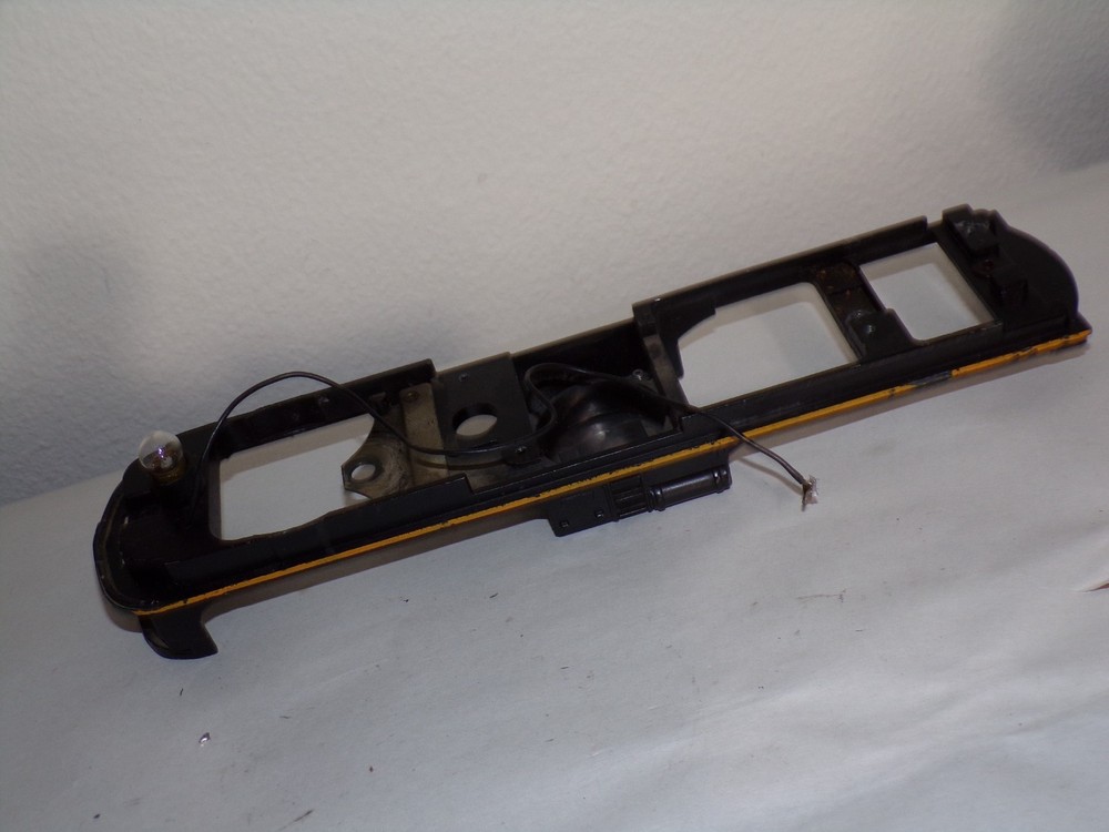 Vintage Original Lionel power unit frame for diecast 2032 clean battery box