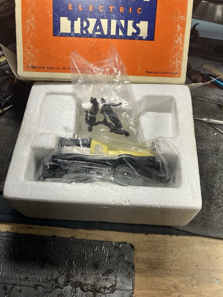 Modern Lionel 6-18417 Motorized Operating Gang Car Serviced & tested