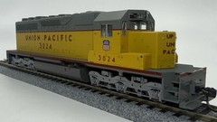 Kato HO EMD SD40 Union Pacific 3024 Locomotive Kadee Couplers Runs Great