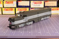 TrkRdy 14.9oz Athearn PA1 New York Central Loco, Good working condition SHLF