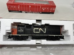 HO Scale Atlas 8904 CN Canadian National GP40 Diesel Locomotive #4006