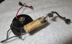 AMERICAN FLYER DIESEL HORN WITH CONDENSOR EARLY PLASTIC HORN