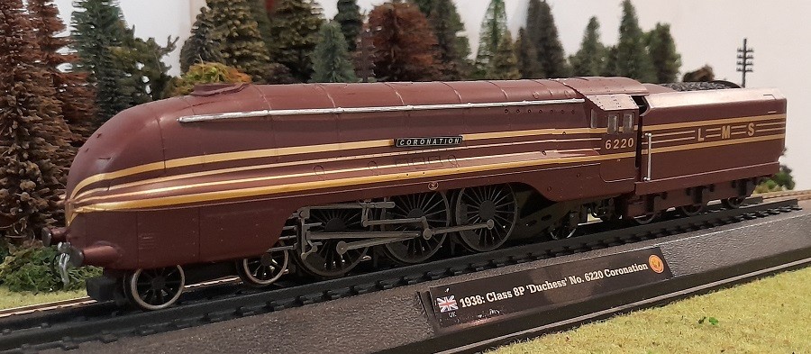 * 1/76 * Amercom * LMS 1938 Class 8P Duchess 6220 Coronation * + Magazine * # 2