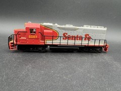 HO Bachmann EMD GP40 Locomotive Santa Fe #6067 HO4532 PWR & DMY Tested Runs