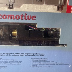 A&B Unit Set Proto 2000 Series E7 Powered Locomotive & E7-B Dummy Unit