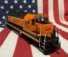 HO Scale Athearn RTR GP35 BNSF #2031 Digitrax DCC/DC Runs Excellent w/ Box