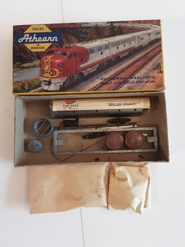 Athearn Yellow Box Kit Roller Freight Tank A-512 Single Dome TRB 7945 (A)