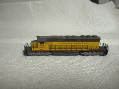 n scale Kato EMD SD40-2 Loco Read Description