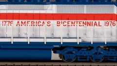 Bachmann HO Scale ~ SD40-2 ~ Milwaukee Road Bicentennial 156 ~ DCC Sound ~ 67208