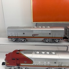 Lionel 6-11711 Santa Fe Warbonnet F-3 ABBA Diesels O Gauge Used Conventional RS