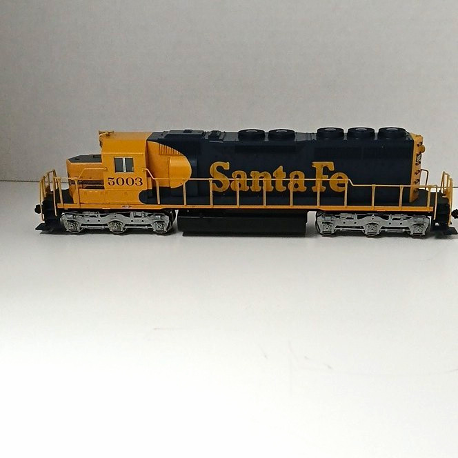 Santa Fe HO Scale #5003 Diesel Locomotive Engine Yellow/Blue