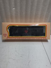 NoS – Vintage IHC HO Scale F-9 Locomotive Train Engine Made In Solvania