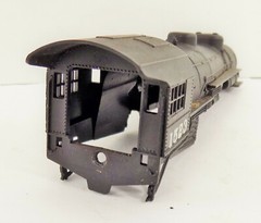 HO / UNBRANDED / LOCOMOTIVE #1523 / PLASTIC SHELL / PARTS