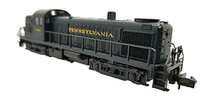 N ATLAS 42018 ALCO RS-3 Pennsylvania RR Loco #8482 (Tested) rapido couplers