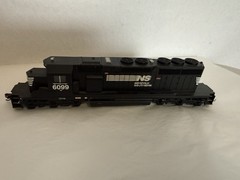 Norfolk Southern EMD SD40-2 Diesel Locomotive in HO scale NOT TESTED