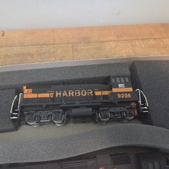 HO GP38-2 & SW1500 Set (Both Powered) IHB Indiana Harbor Belt DC #2213