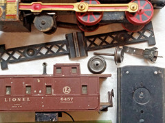 LIONEL TRAIN LINE STEAM ENGINE SCRAP BIN JUNK PARTS LOT FOR REPAIRS RESTORATIONS