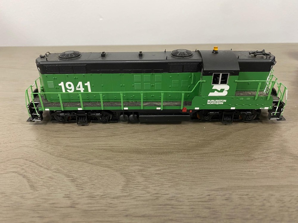 For Parts/Repair Athearn Life-Like GP9 Burlington #1941