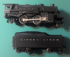 Lionel – O gauge – 2-4-2 Locomotive & Tender #242 – Runs strong & fast – No Box