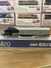 KATO 176-5304 SANTA FE AT&SF CLASS E8/9 A UNIT Blue LOCO #332 Lightly Use