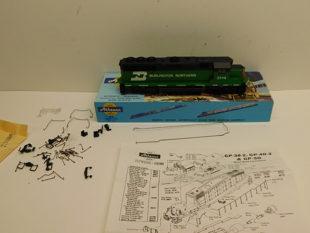 Athearn Blue Box Burlington Northern GP50 Diesel Engine #3114-Unpowered Dummy