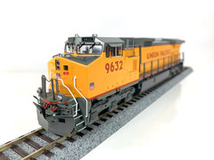 HO Kato 37-6632 Union Pacific #9632 GE C44-9W Diesel – DC only