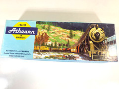 Athearn HO 4722 Burlington Northern GP-40 -2 Dummy Unit