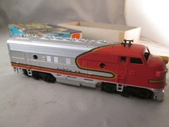 HO Athearn DC Super Powered SANTA FE F7A Red-Silver Passenger Diesel Locomotive