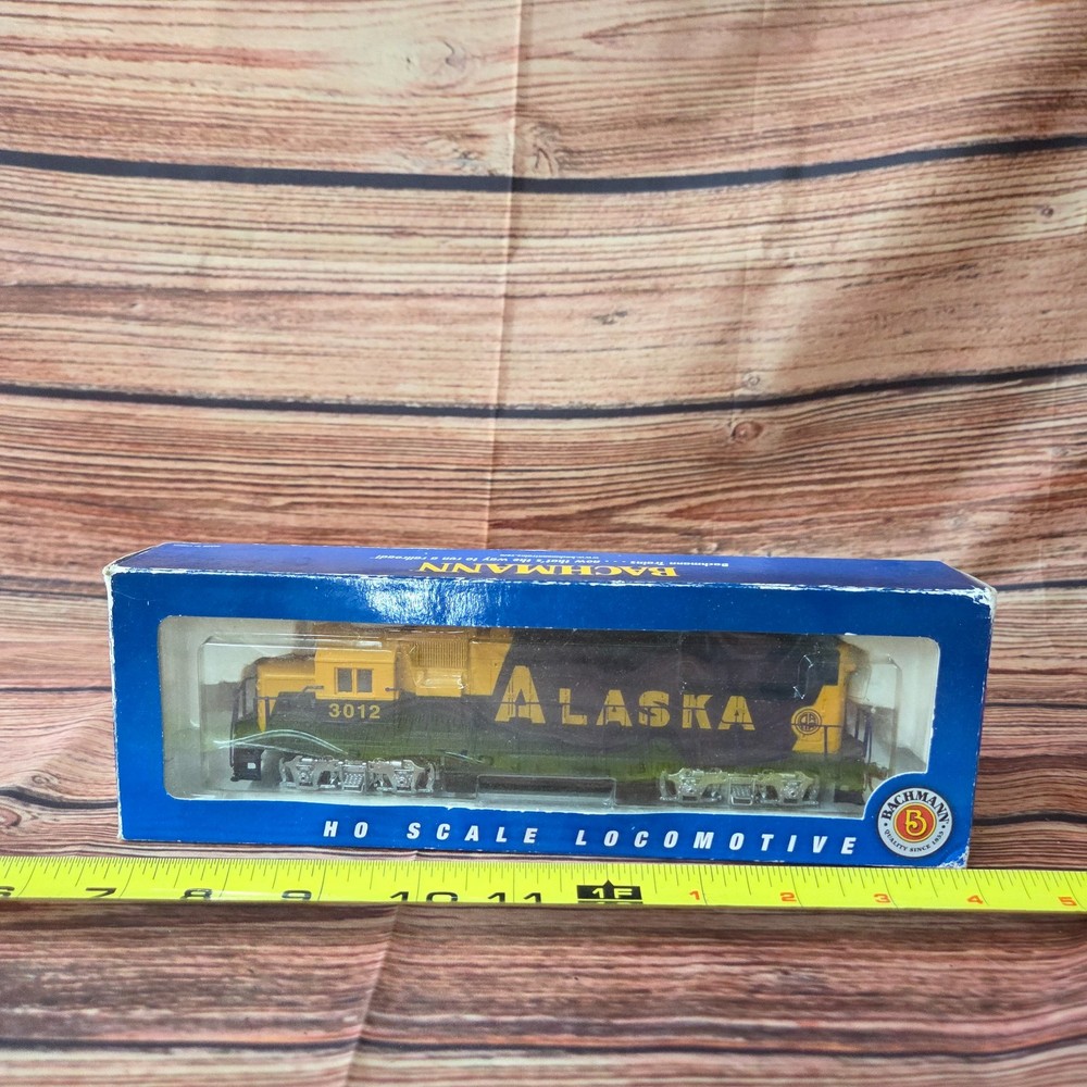 Bachmann 63548 Arr Alaska EMD Gp40 Diesel Locomotive 3015 HO Scale Untested