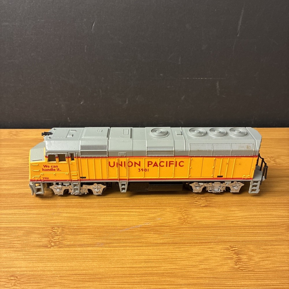Life Like HO Union Pacific EMD F40PH #3901 Locomotive Engine Untested Unit