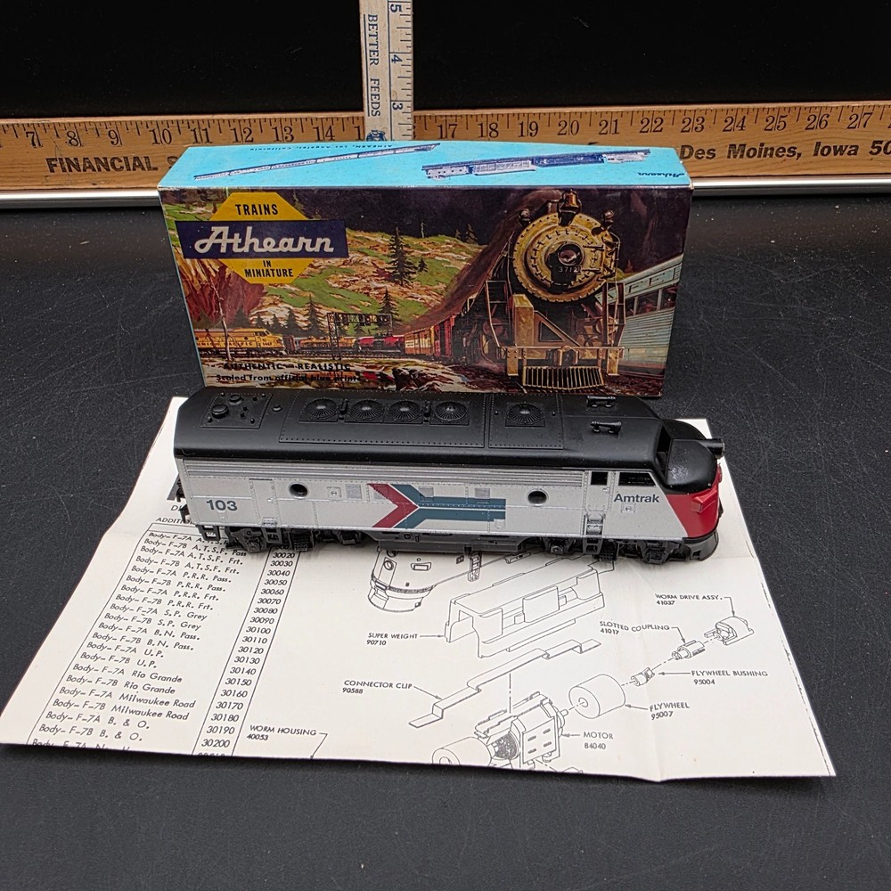 Vintage Athearn HO F7A Super Powered Amtrak 103 Engine w Original Box UNTESTED